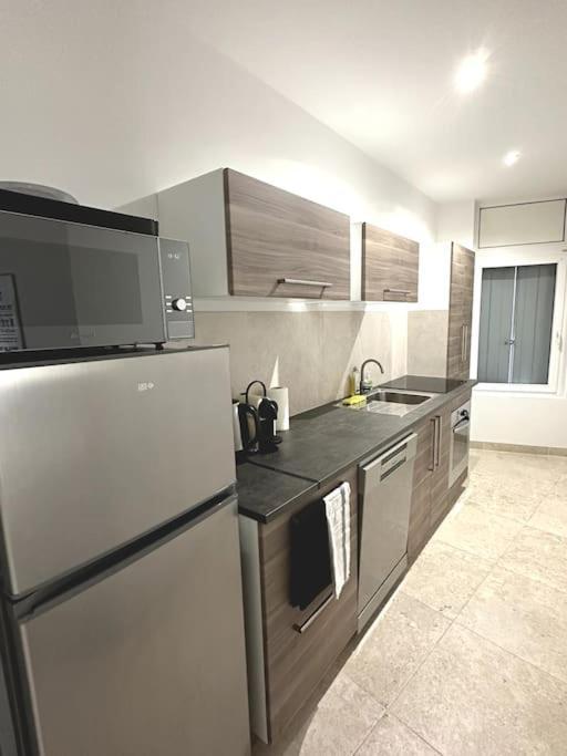 Appartement Centre Ville - Parking Prive - Wifi Nimes Ngoại thất bức ảnh
