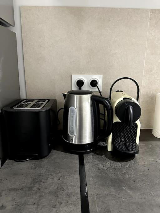 Appartement Centre Ville - Parking Prive - Wifi Nimes Ngoại thất bức ảnh