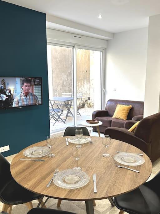 Appartement Centre Ville - Parking Prive - Wifi Nimes Ngoại thất bức ảnh